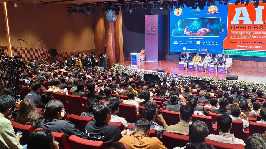 परिवर्तनकारी एआई के लाभ भी हानि भी - डॉ0 चिन्मय पाण्ड्या