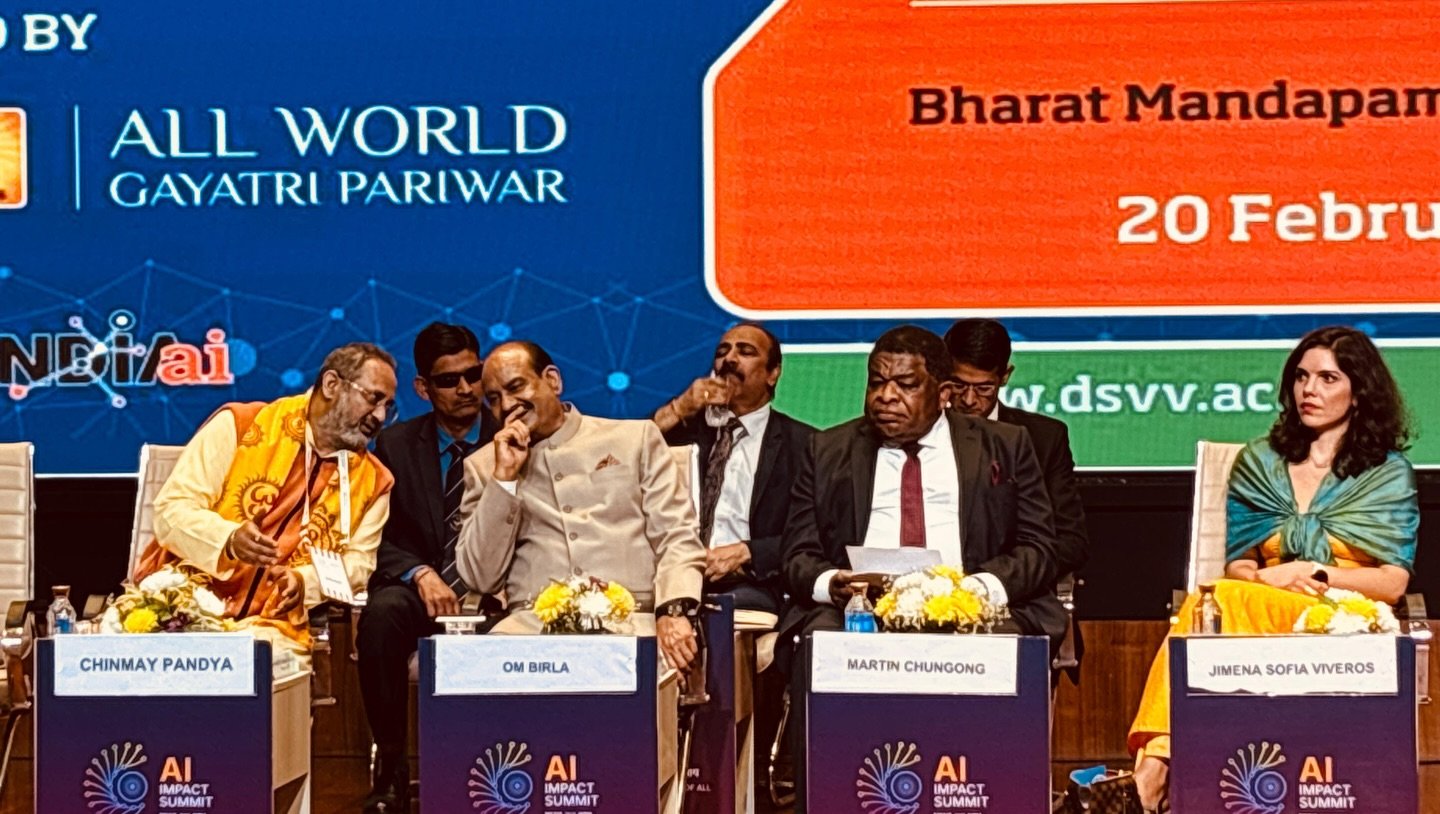 परिवर्तनकारी एआई के लाभ भी हानि भी - डॉ0 चिन्मय पाण्ड्या