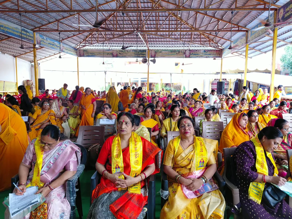 गायत्री परिवार ने किया नारी उत्कर्ष समारोह, नारी शक्ति को आत्मविश्वास एवं राष्ट्र निर्माण का दिया संदेश